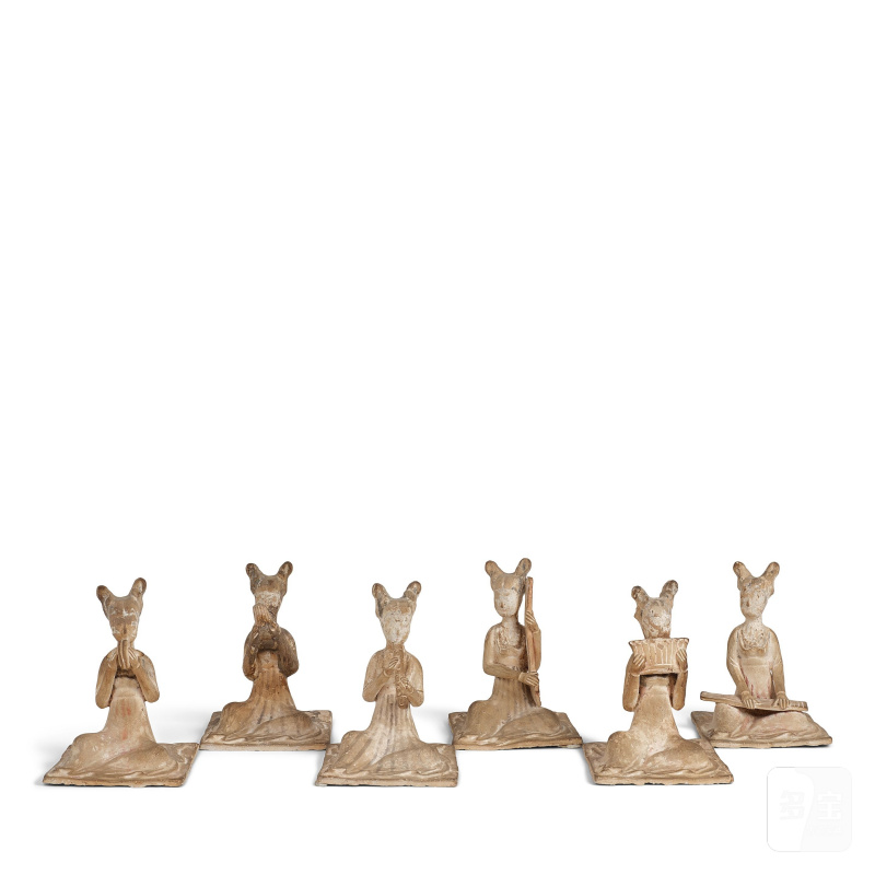 唐 伎樂女陶俑一組六件 | A GROUP OF SIX POTTERY FIGURES OF FEMALE MUSICIANS